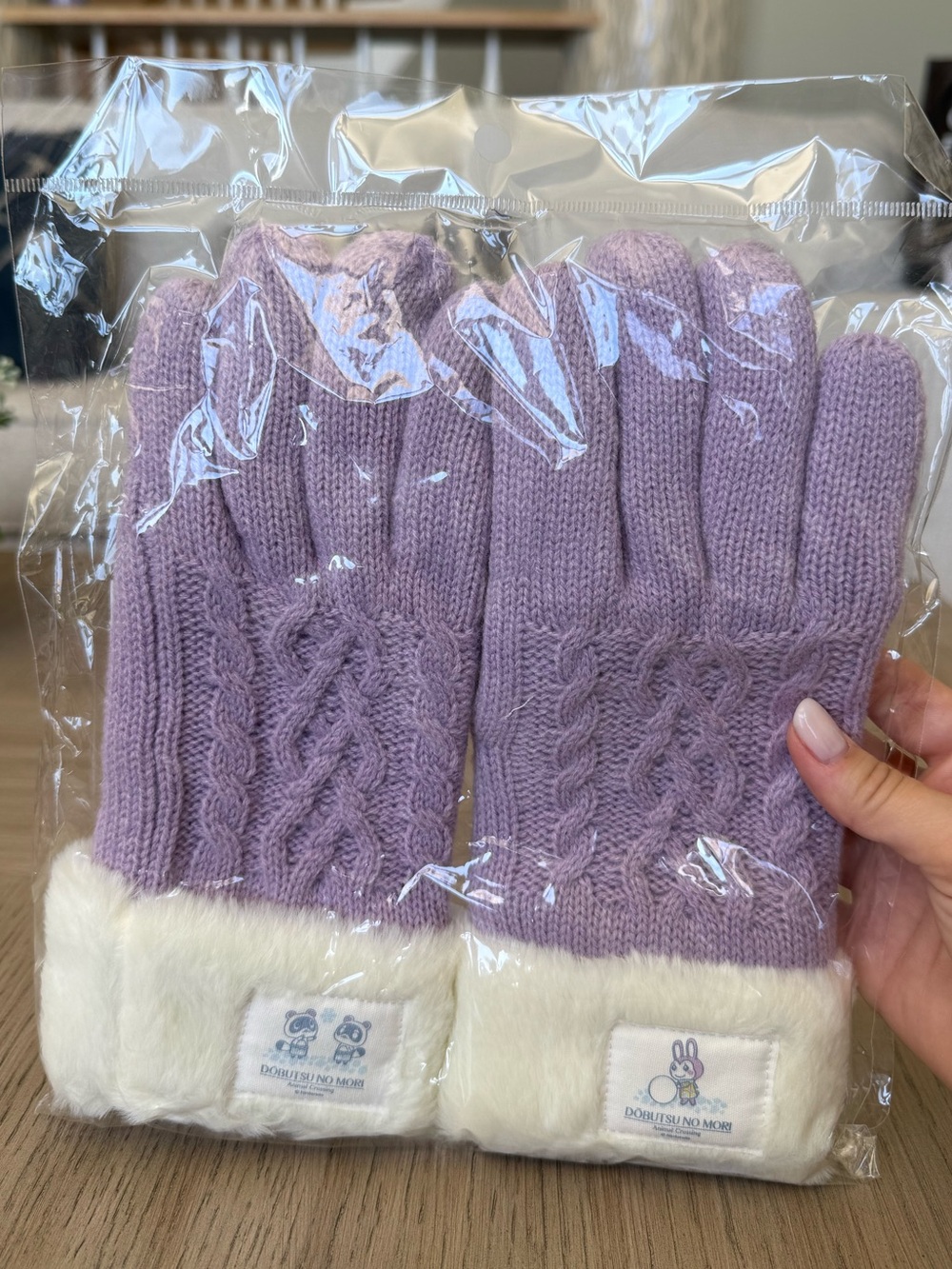 Nintendo Store Japan Exclusive Tokyo Animal Crossing Purple Knit Fur Gloves NWT